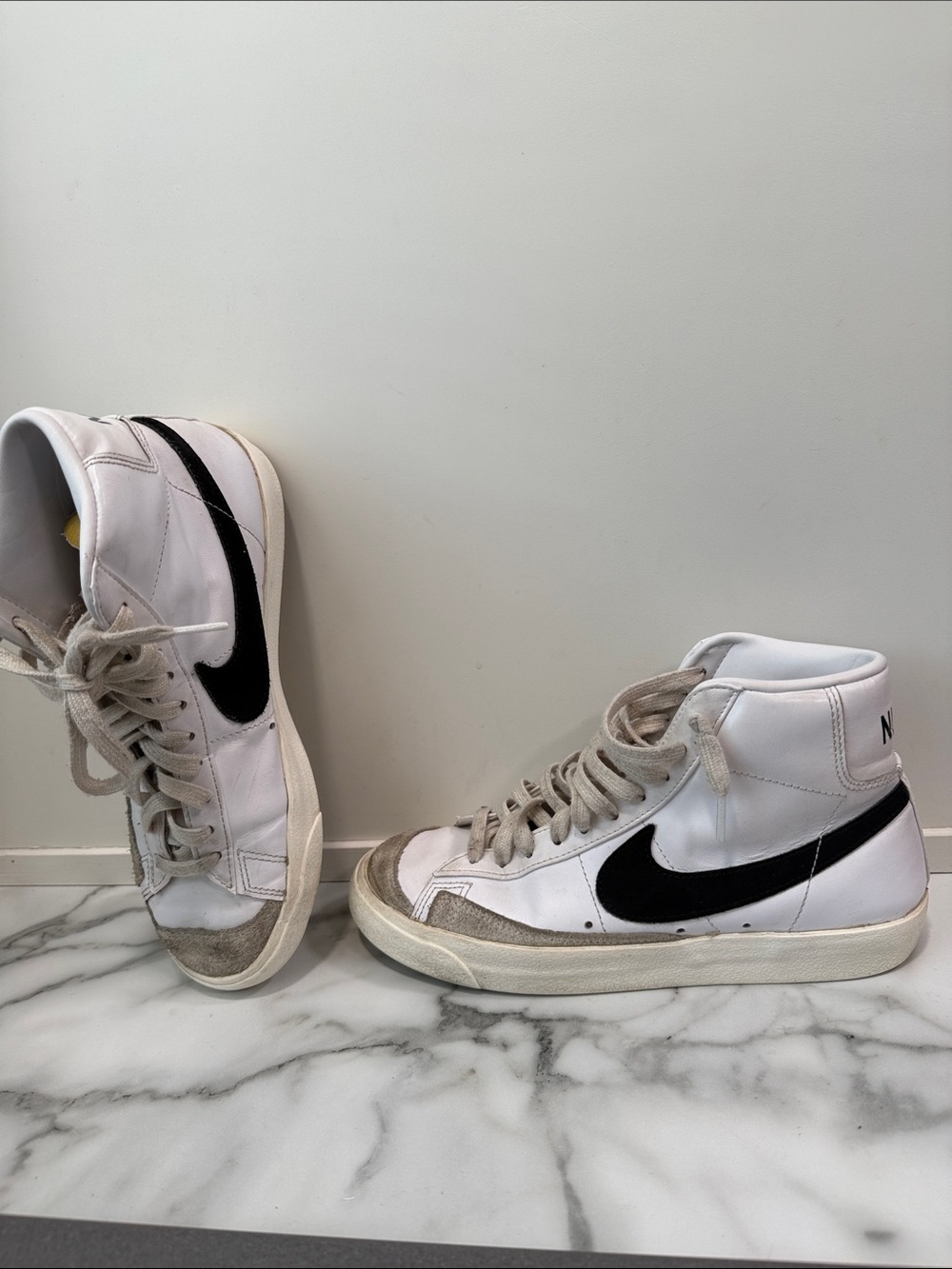 Nike Blazer Mid '77 Vintage Sneakers Women’s Size 8
